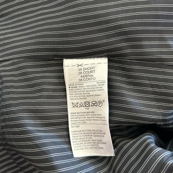 Men’s Banana Republic Navy Pinstriped Suit, 100% Wool, Pant:31x30, Jacket:38S/C - Picture 6 of 12